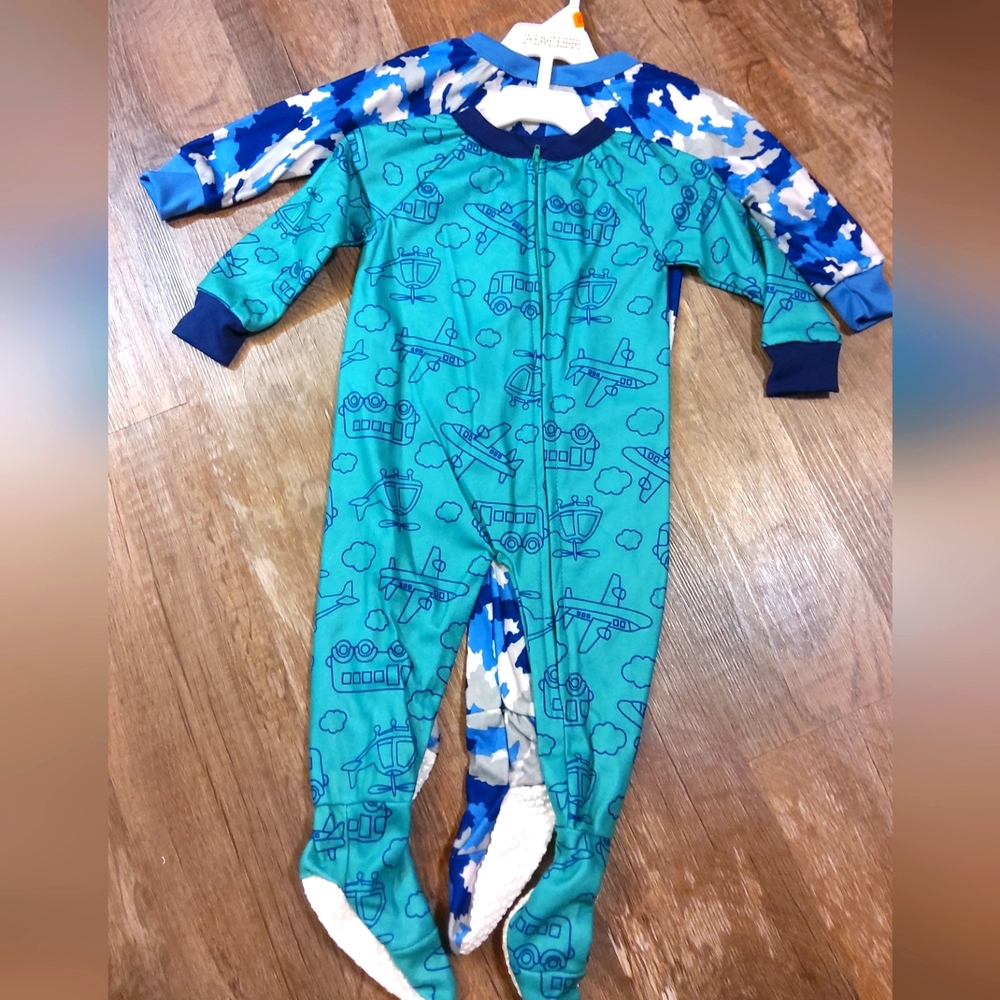 MON PETIT 2-pack Footed Sleepers NWT